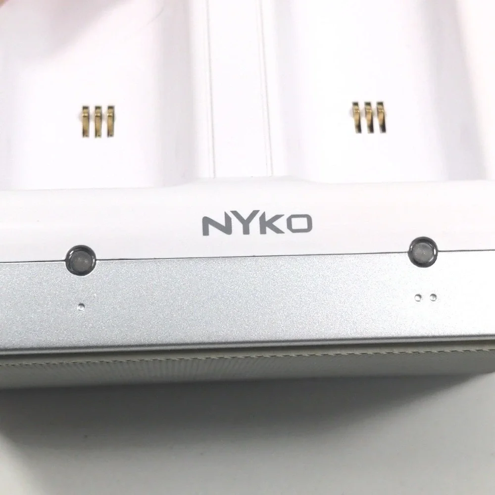 Nyko Charge Station 87000-A50 Dual Port Controller Charger White Nintendo Wii